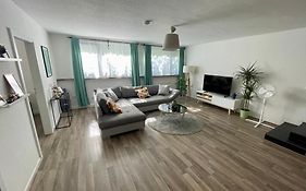 Kaarst-Apt für 4, Zentral, Gemütlich, privater Parkplatz